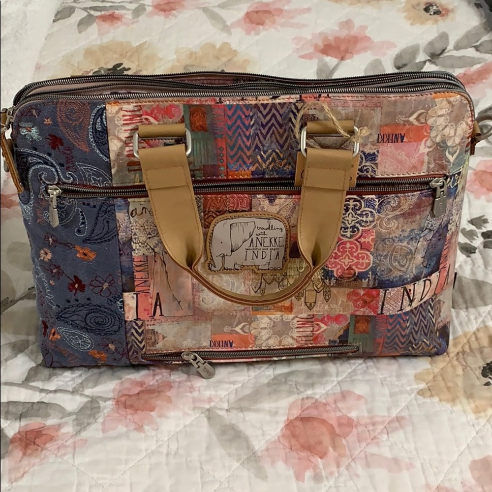 Traveling with Anekke purse/laptop bag